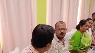 আউশগ্রাম ১: গুসকরা পুরসভার ভাইস চেয়ারম্যান পদে রদবদল, নবনিযুক্ত ভাইস চেয়ারম্যান সাধনা কোনারকে শপথ বাক্য পাঠ করলেন চেয়ারম্যান