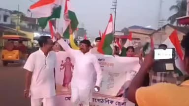 খড়গপুর ১: বঙ্কিমচন্দ্র চট্টোপাধ্যায়ের রচিত বন্দে মাতরম এর ১৫০ বছর পূর্তি। খড়্গপুরে বিজেপির পদযাত্রা, জ্বালানো হলো ১৫০ টি প্রদীপ