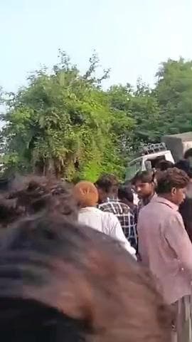 राठः पहाड़ी मोड़ पर हुआ भीषण सड़क हादसा, गलत दिशा में चल रहे तेज रफ्तार मिनी ट्रक ने बाइक सवारों को रौंदा, तीन लोगों की