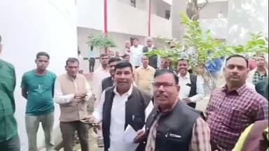 रुदौली: रुदौली में वर्तमान उप जिलाधिकारी द्वारा बैक डेट में लेखपाल को पुराने स्थान पर वापस भेजने से नाराज अधिवक्ता हुए लामबंद