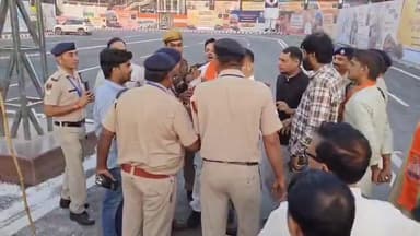 PM #वाराणसी आ रहे है. एक महिला कार्यकर्ता को PM सिक्योरिटी में तैनात RPF कर्मी ने रोका तो बीजेपी विधायक सौरभ श्रीवास्तव ...