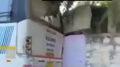 हिण्डौन: निजी स्कूल की बच्चों से भरी बस सनकी रोड पर अनियंत्रित होकर दीवार की सपोर्ट से पलटने से बची, हादसा टला