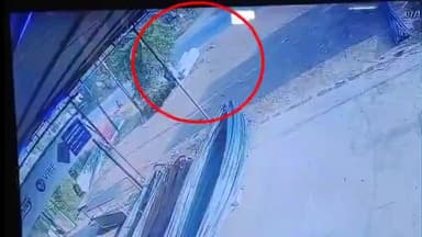 पलारी: कोसरंगी मोड़ पर बिनौरी निवासी पति-पत्नी की दर्दनाक मौत का मंजर CCTV फुटेज में आया सामने, तेज रफ्तार ट्रक ने रौंदा