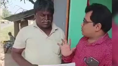 মুরারই ১: কাশিলা গ্রামের ২৯ নম্বর বুথে বাড়ি বাড়ি পৌঁছে দিচ্ছেন ভোটারদের SIR -এর ফর্ম, বুঝিয়ে দিলেন ভালো করে BLO