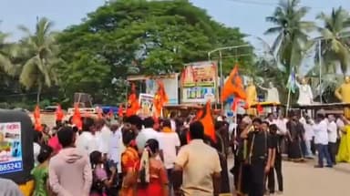 ఆచంట: వల్లూరు నుండి హిందూ సంఘాల ఆధ్వర్యంలో అప్పనపల్లి వెంకటేశ్వర స్వామి ఆలయం వరకు భక్తుల పాదయాత్ర ప్రారంభం