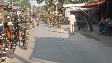 बिहार विधानसभा निर्वाचन-2025 के आगामी बिहार विधानसभा चुनाव को लेकर जदिया थाना क्षेत्र में फ्लैग मार्च किया जा रहा है।