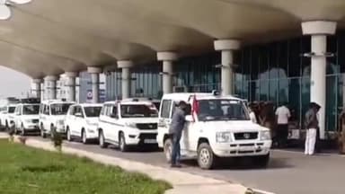 कसिया: कुशीनगर एयरपोर्ट पर पीएम मोदी और सीएम योगी का ट्रांजिट कार्यक्रम सफलतापूर्वक संपन्न हुआ