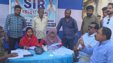 সিউড়ি ১: সিউড়ি পৌরসভার ৩ নম্বর ওয়ার্ডে ‘বাংলার ভোট রক্ষা শিবির’-এ উপস্থিতি সিউড়ির বিধায়ক বিকাশ রায় চৌধুরী