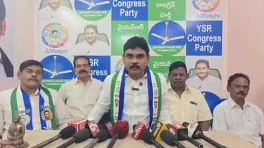 లేఖలు మానేసి ప్రజలకు పనులు చేయండి: రాజోలులో వైసీపీ ప్రచార విభాగం రాష్ట్ర అధికార ప్రతినిధి కోషోర్