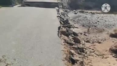 పాలకుర్తి: వర్షాలతో వల్మిడి వద్ద ద్వంసమైన బ్రిడ్జి వద్ద ప్రమాదాలు జరగకుండా హెచ్చరిక బోర్డులు ఏర్పాటు చేయాలి స్థానికులు విజ్ఞప్తి