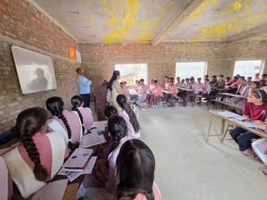 मछलीशहर: मछली शहर की विधायक डॉ. रागिनी सोनकर ने बरहता मुंगरा बादशाहपुर सहित कई स्कूलों का किया निरीक्षण