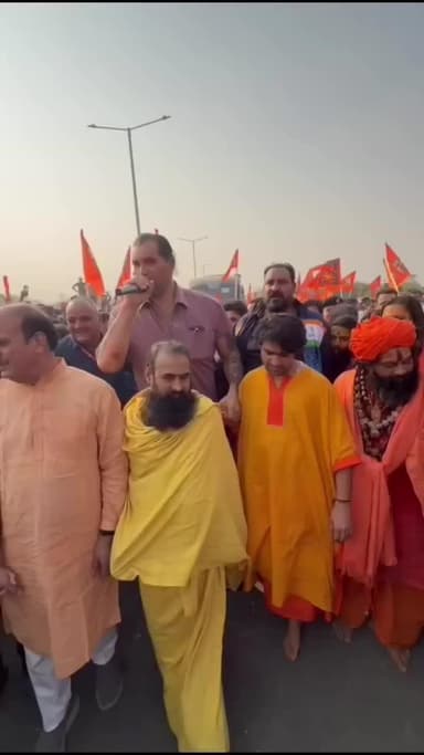 _🕉️ *सनातन पदयात्रा में पहुँचे पूज्य बागेश्वर धाम सरकार के प्रिय शिष्य महाबली खली* 🚩_