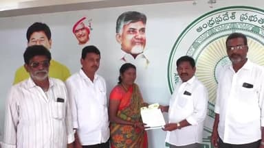 కొండపి: టంగుటూరు మండలం తూర్పునాయుడుపాలెంలో సీఎం రిలీఫ్ ఫండ్ చెక్కులు పంపిణీ చేసిన మంత్రి స్వామికి