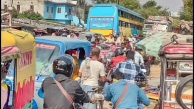गौराबौरम: सुपौल-कोठीपुल चौक पर शनिवार को भीषण जाम, घंटों फंसे रहे राहगीर