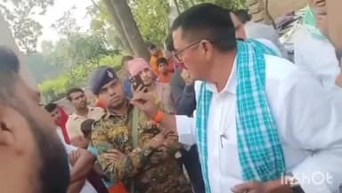 ब्रह्मपुर: फेसबुक पोस्ट पर महुआर में पक्ष-विपक्ष आमने-सामने, पंचायती करने गए निवर्तमान विधायक से ग्रामीणों की बहस