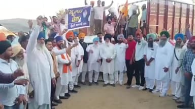 ਮਮਦੋਟ: ਦਾਣਾ ਮੰਡੀ ਵਿਖੇ ਸ਼੍ਰੋਮਣੀ ਅਕਾਲੀ ਦਲ ਵੱਲੋਂ ਹੜ ਪ੍ਰਭਾਵਿਤ ਖੇਤਰਾਂ ਵਿਚ ਸਤਪਾਲ ਸਿੰਘ ਤਲਵੰਡੀ ਦੀ ਅਗਵਾਈ ਵਿੱਚ ਬੀਜ ਭੇਜਿਆ ਗਿਆ