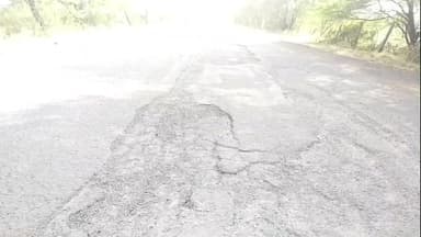 सिलवानी: सिलवानी-उदयपुरा मार्ग पर टोल बसूली जारी, सड़क बदहाल! 28 किमी स्टेट हाइवे गड्ढों में तब्दील #Jansamasya