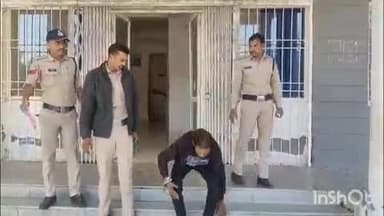 गंधवानी: बाग थाना अंतर्गत बड़केश्वर मंदिर में चोरी और आगजनी करने वाला बदमाश पुलिस द्वारा गिरफ्तार