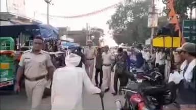 पीपलदा: अयाना थाना क्षेत्र में करजोदा मार्ग पर जानलेवा हमले के मामले में गिरफ्तार 3 आरोपियों का पुलिस ने निकाला जुलूस