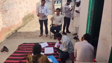 भादरा: भादरा विधानसभा क्षेत्र में विशेष गहन पुनरीक्षण के तहत परिगणना प्रपत्रों का वितरण किया गया