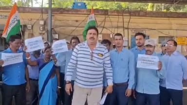 সালানপুর: সালানপুরে ডাবর কলিয়ারি কর্মরত শ্রমিকরা একাধিক দাবী জানিয়ে কলিয়ারি কাজ বন্ধ করে বিক্ষোভে সামিল