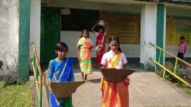 बलियापुर: बलियापुर के उत्क्रमित प्राथमिक विद्यालय में नुक्कड़ नाटक का आयोजन किया गया