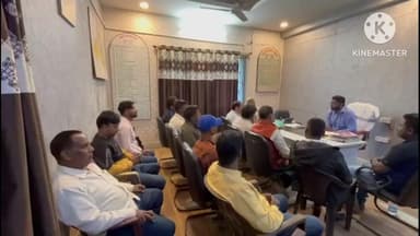 घाघरा: घाघरा सीओ ने कार्यालय में कचरा प्रबंधन और घाघरा को स्वच्छ बनाने के लिए की बैठक