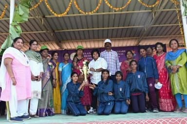 సిద్దిపేట అర్బన్: సిద్దిపేట అర్బన్ మండలం మిట్టపల్లి గురుకుల పాఠశాలలో జరిగిన 11 వ జోనల్ లెవెల్ స్పోర్ట్స్ మీట్ ముగింపు కార్యక్రమం