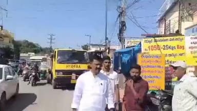 ఇబ్రహీంపట్నం: మన్సురాబాద్ లో నాలా పూడికతీత పనులను అధికారులతో కలిసి పరిశీలించిన కార్పొరేటర్ కొప్పుల నర్సింహారెడ్డి