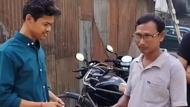 হলদিবাড়ি: কুরিয়ে পাওয়া মানিব্যাগ প্রকৃত মালিকের হাতে ফেরত দিয়ে মানবিকতার নজির গরলো হলদিবাড়ি শহরের এক লটারির দোকানের কর্মচারী