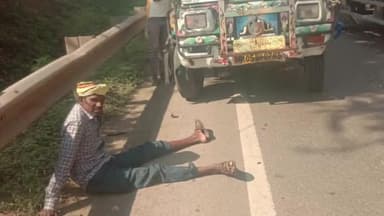 वरला: रॉन्ग साइड से आ रहे पिकअप वाहन ने बाइक सवार को मारी टक्कर, बाइक सवार गंभीर रूप से घायल