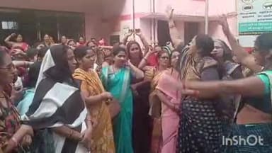 बुढ़नपुर: सामुदायिक स्वास्थ्य केन्द्र अहरौला पर 220 आशा बहुओं ने किया घेराव, आंदोलन की दी चेतावनी