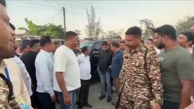 বজবজ ১: ক্রিকেট লাভার্সের পরিচালনায় বিরলাপুরে ৫ দিনব্যাপী ক্রিকেট টুর্নামেন্টের উদ্বোধন করলেন বজবজের পর্যবেক্ষক