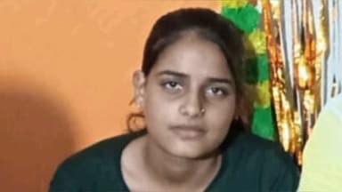 झांसी: पुनावलीकला गांव में छात्रा ने लगाई फांसी, दादा बोले- मां ने भी लगाई थी फांसी, बेटी के ऊपर आती थी मां की आत्मा