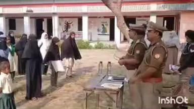 पैलानी: मिशन शक्ति 5.0 अभियान के तहत थाना चिल्ला की मिशन शक्ति टीम ने ग्राम शादी मदनपुर में चलाया सघन जागरूकता अभियान