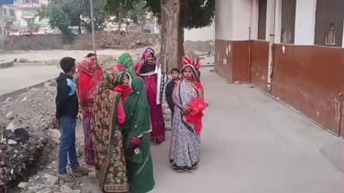 जलेसर: नरौरा गांव में गृहक्लेश से परेशान 40 वर्षीय व्यक्ति ने खाया जहर, मौत के बाद परिवार में मचा कोहराम