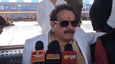 झांसी: आगरा के सांसद एस.पी. सिंह बघेल झांसी पहुंचे, बोले- अखलेश यादव को आजम खान से मिलने जेल जाना चाहिए था