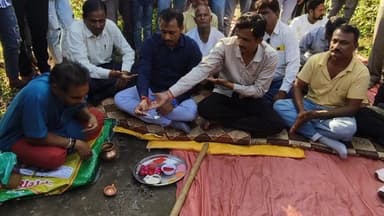 પાદરા: પાદરા તાલુકા વડુ ગામમાં રોડ કામનું ખાતમુહૂર્ત