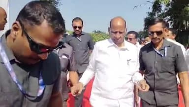 बार्शीटाकळी: कान्हेरी सरप येथील पोहरे फार्म येथे शरद पवार यांच्या उपस्थितीत शेतकरी संवाद मेळावा