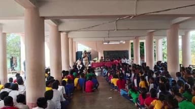 ବାସୁଦେବପୁର: ସାଇବର ସଚେତନତା ରଥ ଭଦ୍ରକ କସିଆ ମେରାଇନ ଥାନା ସ୍କୁଲ ଓ ବଜାର ବୁଲ ସଚେତନ କରିଛି