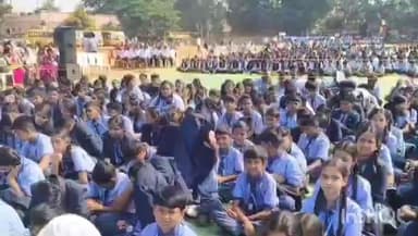 लाखनी: वंदे मातरमची दीडशे वर्षे : लाखनी समर्थ पटांगणावर सामूहिक वंदे मातरम गान