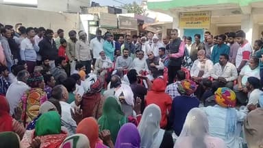 माण्डलगढ़: मांडलगढ़ विधायक खंडेलवाल के आश्वासन के बाद ठेले-खोमचे व्यापारियों ने फिर से शुरू किया धंधा