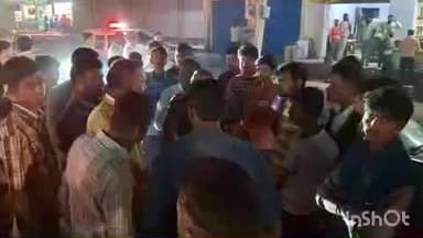 मनिया: मनिया बाईपास पर ट्रक की टक्कर से बाइक सवार गंभीर रूप से घायल