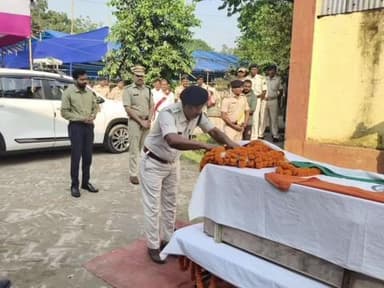 ठाकुरगंज: ठाकुरगंज प्रखंड के सुखानी थाना में पदस्थापित पुअनि० विजय पासवान का ड्यूटी के दौरान हृदय गति रुकने से निधन