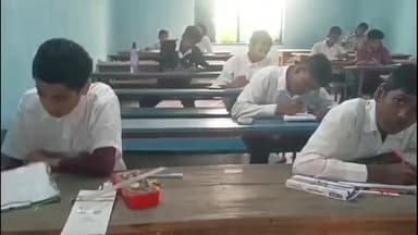 হুড়া: কিশোর কিশোরীদের মোবাইলে আসক্ত দূর করতে পুরুলিয়া পুলিশের উদ্যোগে হুড়ায় প্রতিভা অনুসন্ধান পরীক্ষা