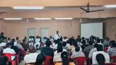 ગરબાડા: સાંસદ જશવંતસિંહ ભાભોર ની અધ્યક્ષતામાં તાલુકા પંચાયત કચેરી ખાતે જનજાતિય ગૌરવ ઉજવણી ભાગરૂપે બેઠક યોજાઈ.