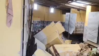 ଭୋଗରାଇ: ତାଳସାରି ସମୁଦ୍ରର ଜୁଆର ମାଡ଼ରେ ଭାଙ୍ଗିଲା ୭ ଟି ଦୋକାନ ଘର ଓ ପାଣି ଟାଙ୍କି ,ମରାମତି ଦାବି କଲେ ଲୋକେ