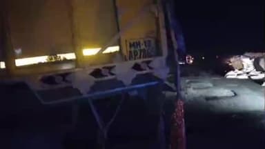 नवापूर: कोंडाईबारी घाटात ब्रेक निकामी झाल्याने दोन ट्रकांचा भीषण अपघात.....