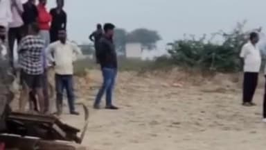 बांसगांव: भौआपार में ट्रैक्टर पलटने से चालक की हुई मौत, बेलीपार में खेत की जुताई करने जा रहा था