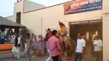 तारानगर: भालेरी थाने में नए एसएचओ मंगूराम ने संभाला कार्यभार, पूर्व एसएचओ फरमान खान को दी विदाई, डीजे की धुन पर जमकर थिरके लोग